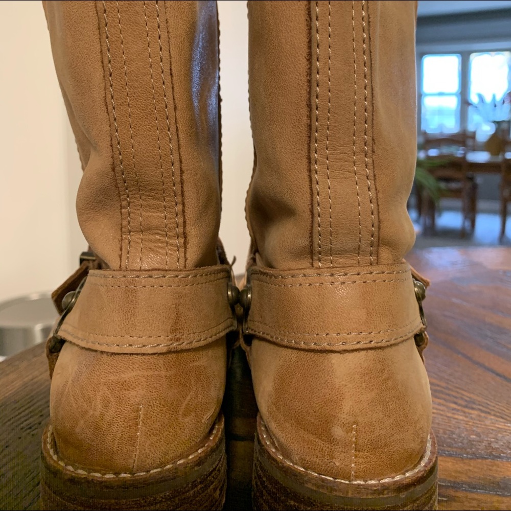 Boots - Picture 3 of 7